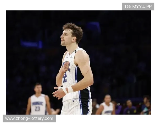 伊戈达拉竖中指引发热议 NBA赛场背后隐藏的情绪与冲突解读